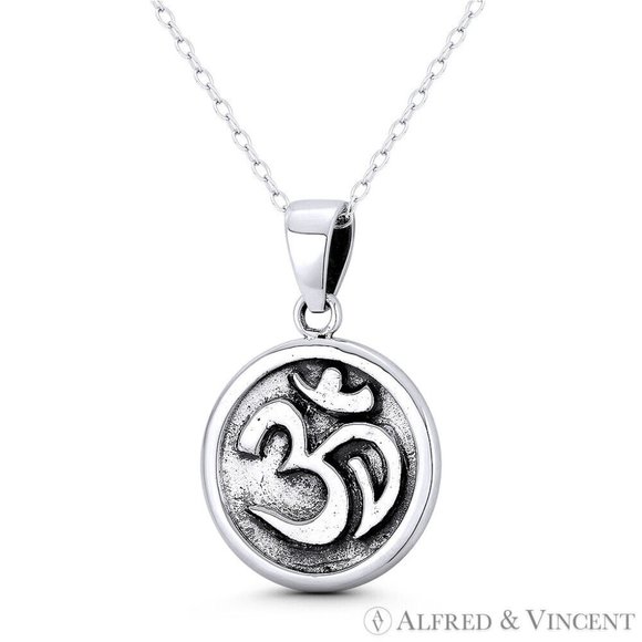 Om Aum Symbol Hindu / Buddhist Charm Pendant in Oxidized .925 Sterling Silver - Picture 1 of 1